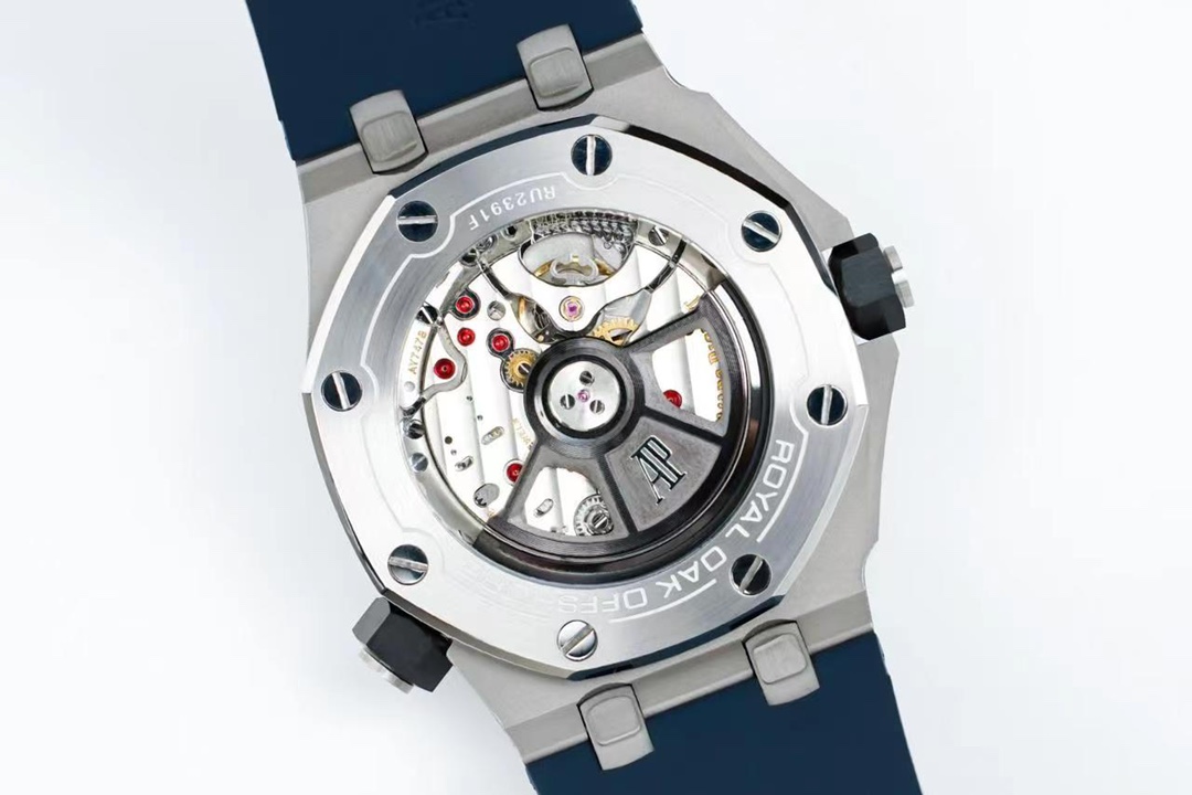新款15720Calibre 4308自动上链机芯腕表