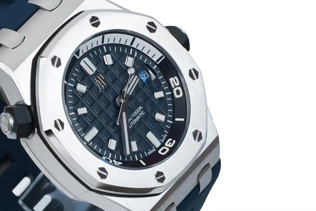新款15720Calibre 4308自动上链机芯腕表