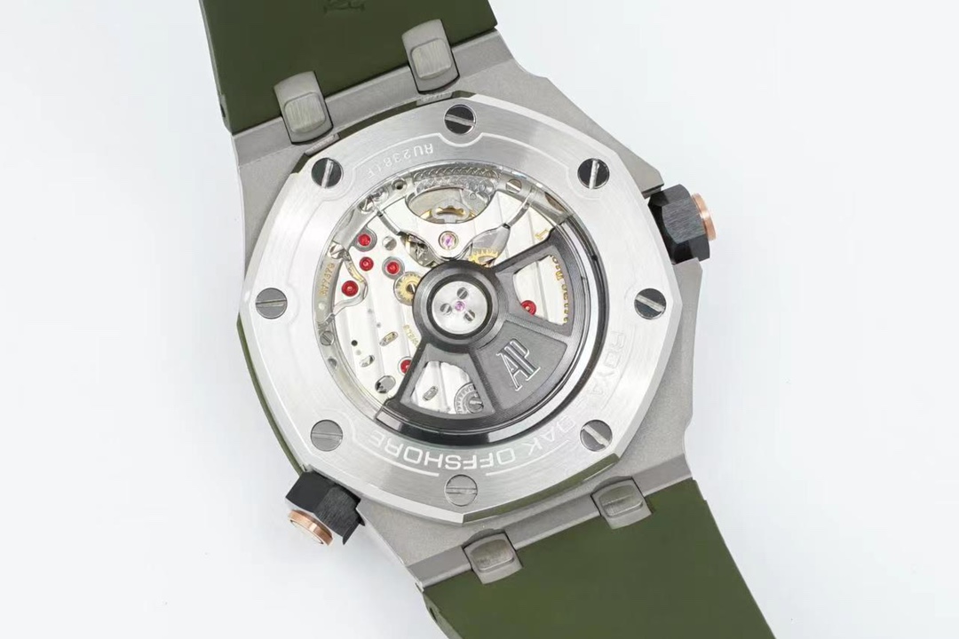 新款15720Calibre 4308自动上链机芯腕表