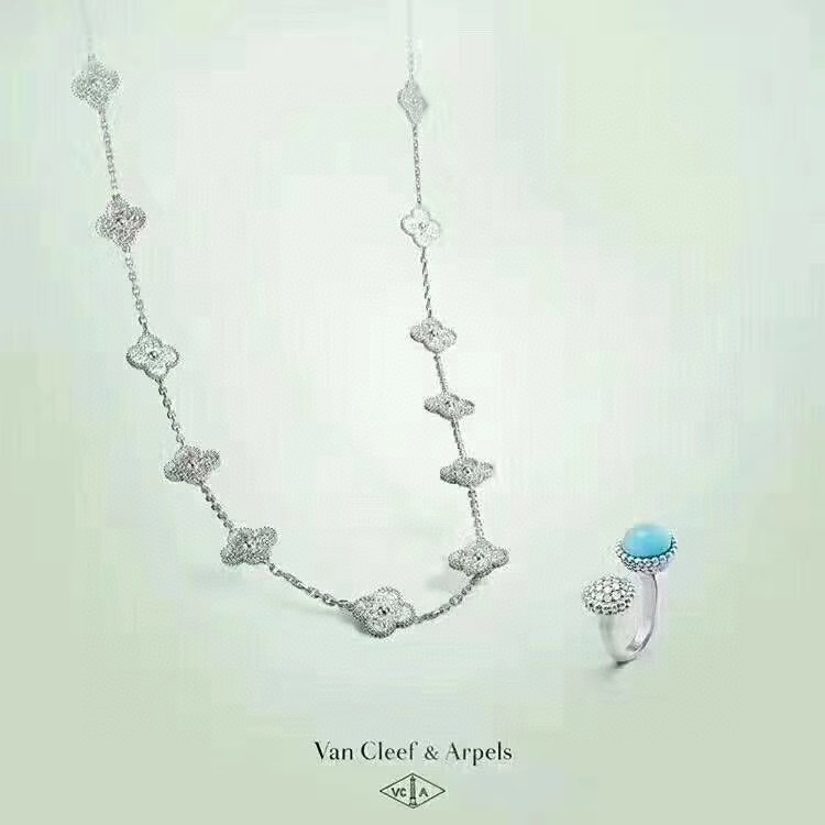 Van Cleef & Arpels Jewelry Necklaces & Pendants White Set With Diamonds 925 Silver