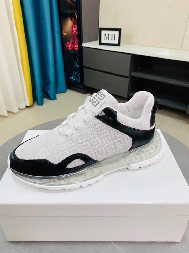 J5  GIVENCHY· 纪梵希 Givenchy  ·高端版本 专柜同步发售🔝鞋面：意大利🇮🇹进口品牌logo印花布匹🌫 尽显奢华，羊皮内里加上双层组合，脚感舒适，鞋底：原厂特供气垫tup发泡大底，轻便，舒适，随意进出专柜