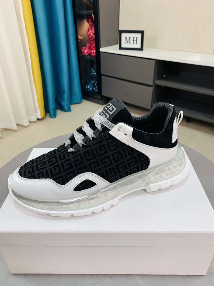 J5  GIVENCHY· 纪梵希 Givenchy  ·高端版本 专柜同步发售🔝鞋面：意大利🇮🇹进口品牌logo印花布匹🌫 尽显奢华，羊皮内里加上双层组合，脚感舒适，鞋底：原厂特供气垫tup发泡大底，轻便，舒适，随意进出专柜