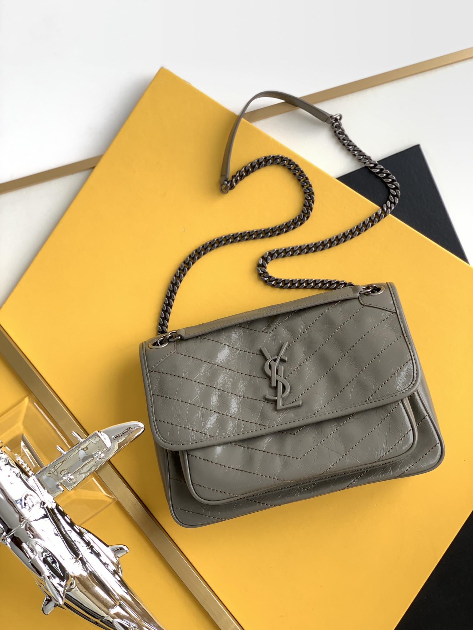 Milk Tea Silver Gray Medium Chain Bag Crossbody Bag D-Ring
