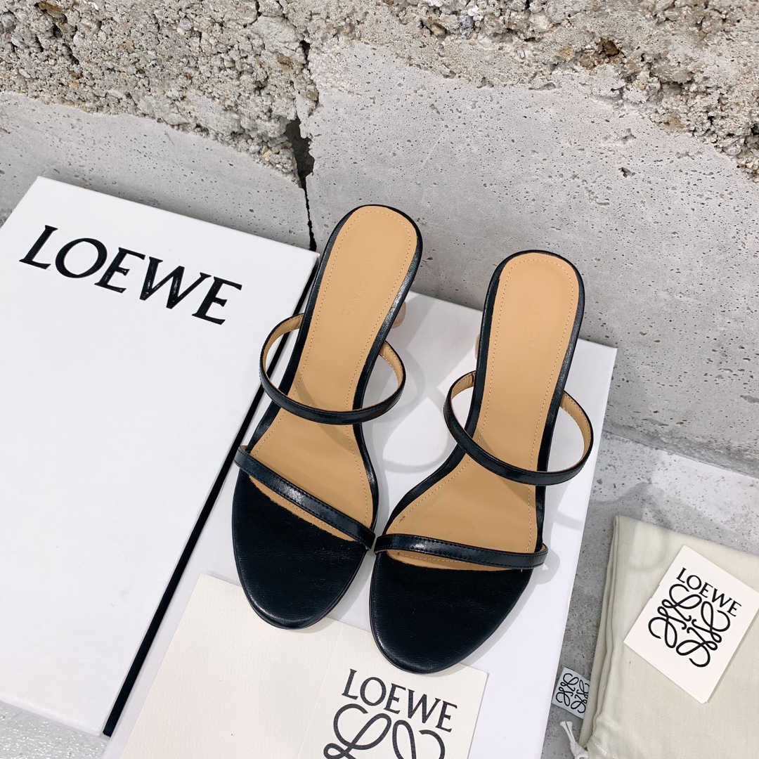 “Loewe’s Unique 2022 Shoes: High-Altitude Eggs, Soap, Rose Blossoms”