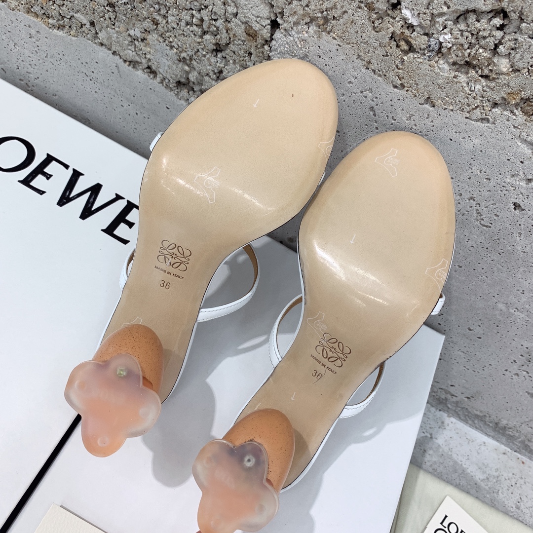 Loewe’s 2022 Shoes: Unique Collection with Surprising Elements - 图片 8