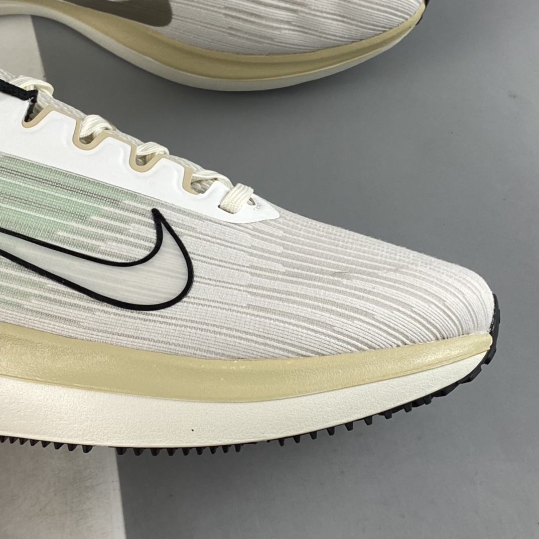 P190 Nike Zoom Winflo 9 登月新款运动休闲缓震跑步鞋 DV9121-011