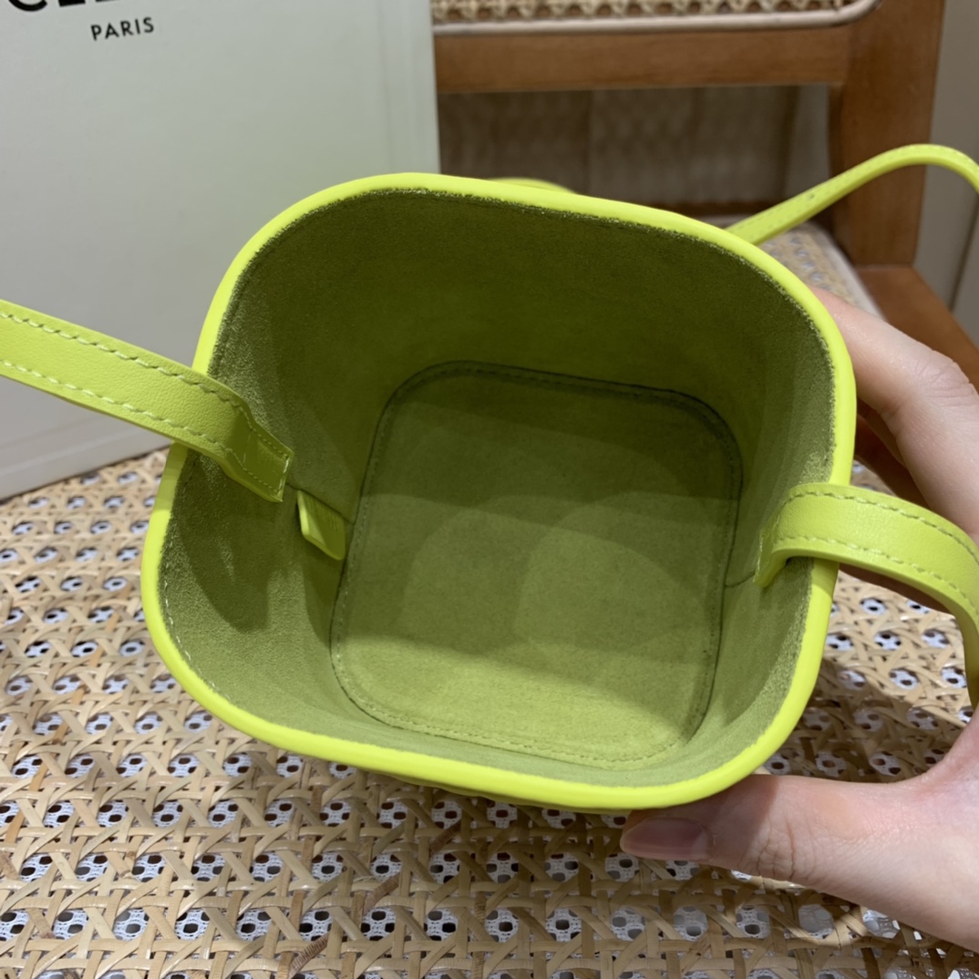 CELINE SMALL BOX CUIR TRIOMPHE 11CM BAG 199263茴香酒黄