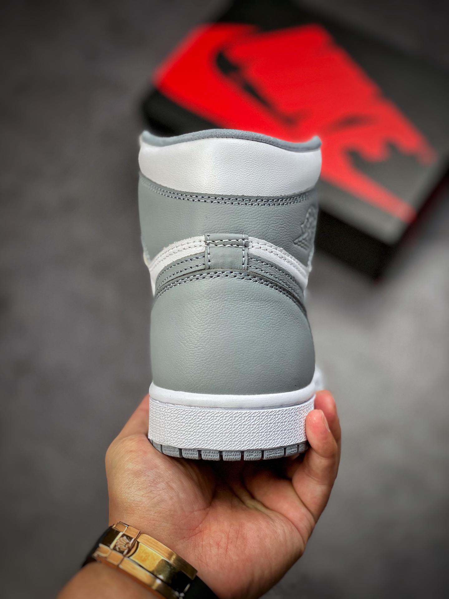 300 Air Jordan 1 Retro High 白灰 纯原大厂出品 555088-037