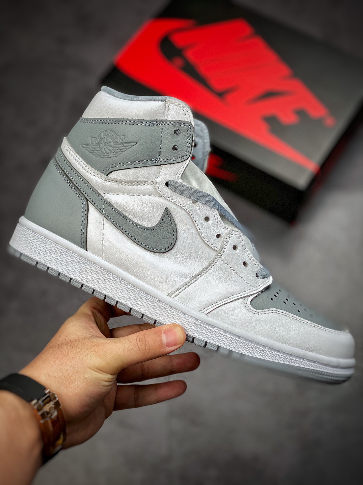 300 Air Jordan 1 Retro High 白灰 纯原大厂出品 555088-037