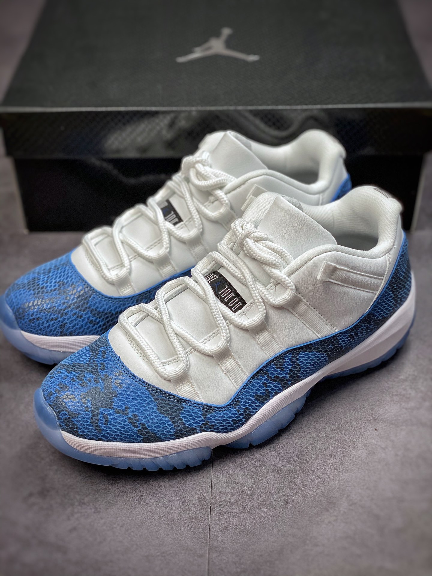 330 #完美打造 Air Jordan AJ11 Low 蓝蛇纹 CD6846-102