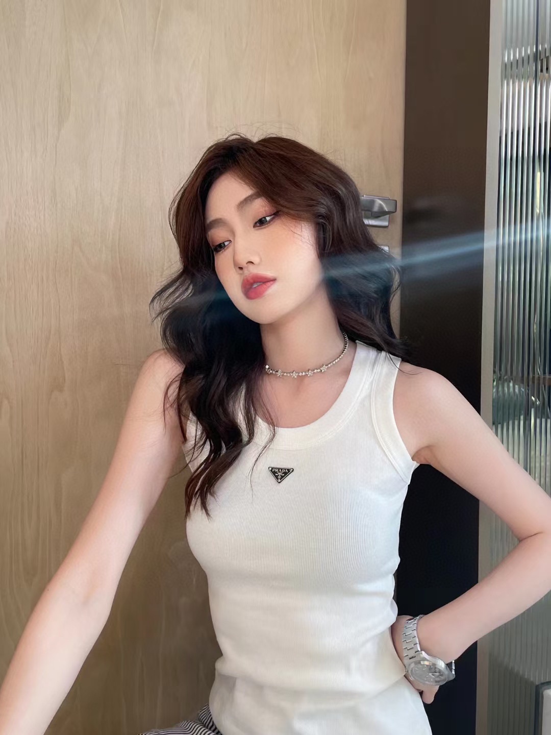 NO:307611,Model number D24011038 Prad* new high-end custom-made quality chest triangle logo logo slim fit round neck sleeveless vest top!  Black and white, (M size bust 70, 55-length fabric high elasticity), prada, alexander wang19860909款号D24011038 Prad*新款 高端定制品质胸前三角标logo标志修身显瘦圆领无袖背心上衣！黑色、白色,（M码胸围70,衣长55面料高弹）,,prada,alexander wang,Women's clothing