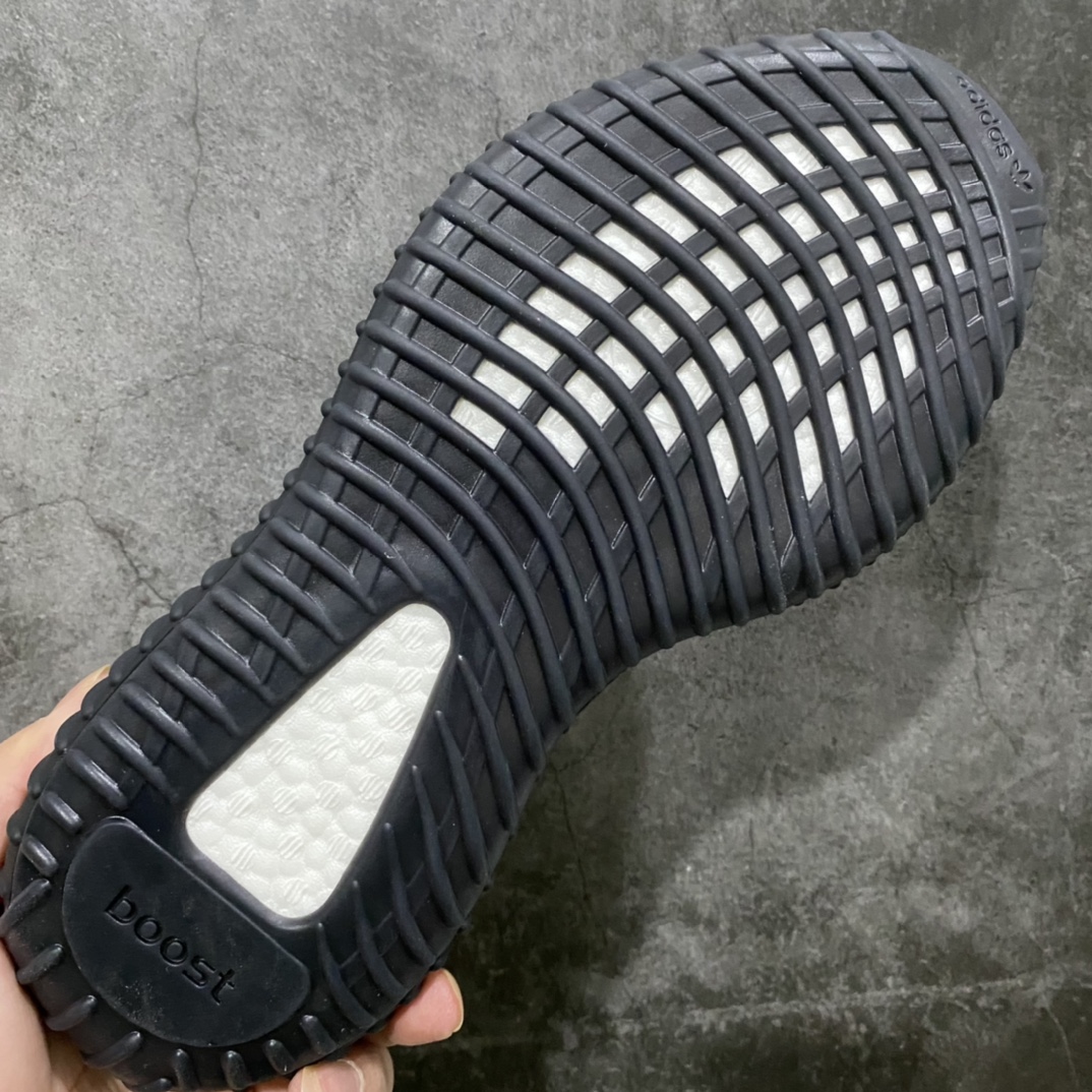 图片[5]-S2版本Yeezy350\’\’Onyx \” 黑鱼丝 HQ4540 巴斯夫原料大底 脚感非常舒适 价格定位十分亲民 可以零售高价的版本 值得推荐 尺码：36 36.5 37 38 38.5 39 40 40.5 41 42 42.5 43 44 44.5 45 46 47 48-选品中心
