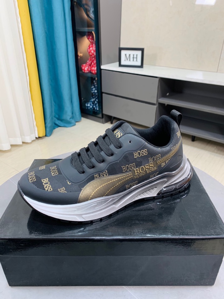 I5   boss 😘😘高端系列运动男鞋，以经典的设计成为永不落幕的时尚宠儿，经典的休闲造型。鞋面采用牛皮鞋面➕ 品牌logo点缀 彰显品牌魅力；头层真皮里[太阳][太阳]品牌专用大底，耐磨，轻便，
