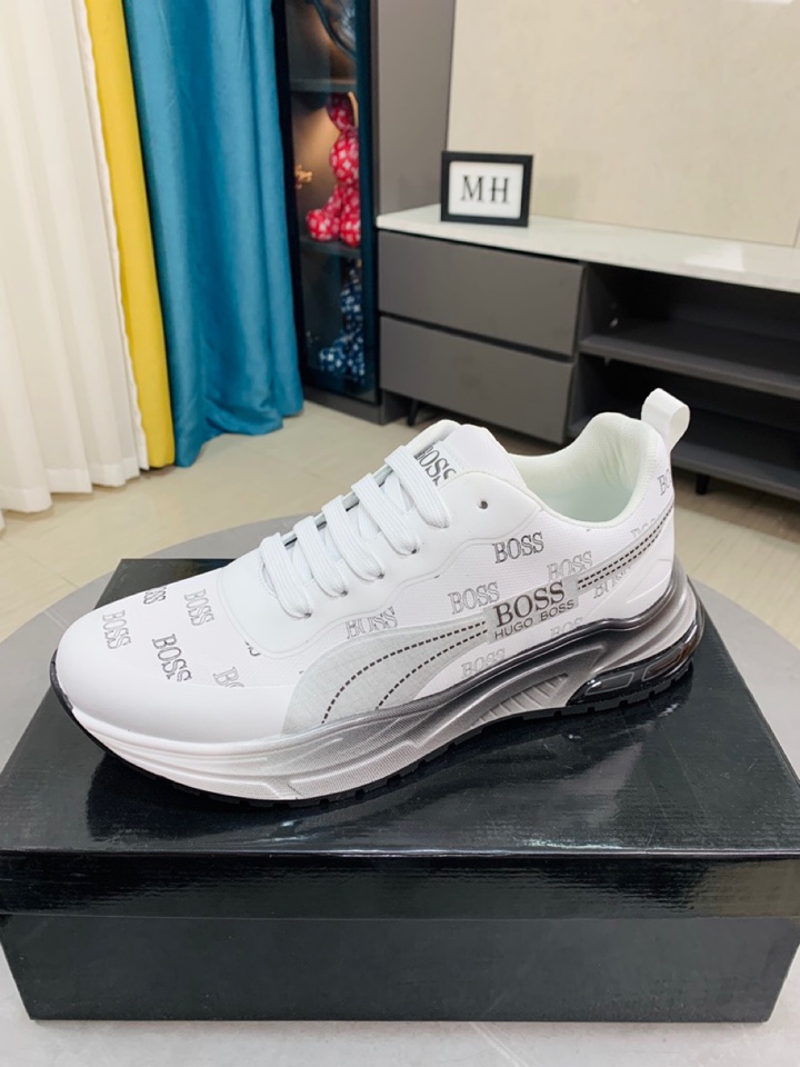 I5   boss 😘😘高端系列运动男鞋，以经典的设计成为永不落幕的时尚宠儿，经典的休闲造型。鞋面采用牛皮鞋面➕ 品牌logo点缀 彰显品牌魅力；头层真皮里[太阳][太阳]品牌专用大底，耐磨，轻便，