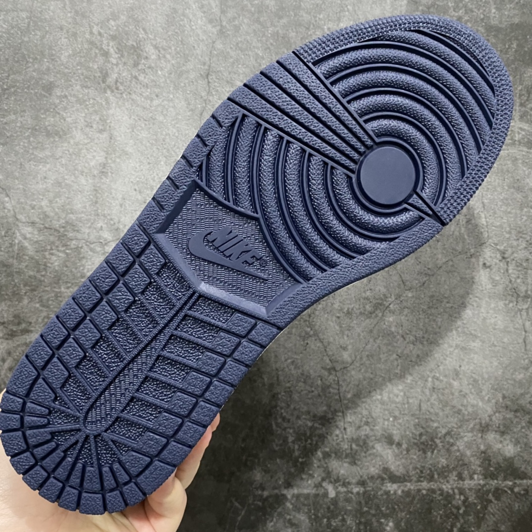 图片[7]-莞产纯原AJ1黑曜石全码补货 除了LJR外 此版本我见过最好的版本 全鞋使用原厂皮料打造 鞋型同步原鞋 后跟完美小蛮腰弧度 电脑针车完美走线 超高清洁度 飞翼压印深度完美 找不到任何缺点的版本 零售高价必备版本 货号：555088-140 尺码：40.5-47.5-选品中心