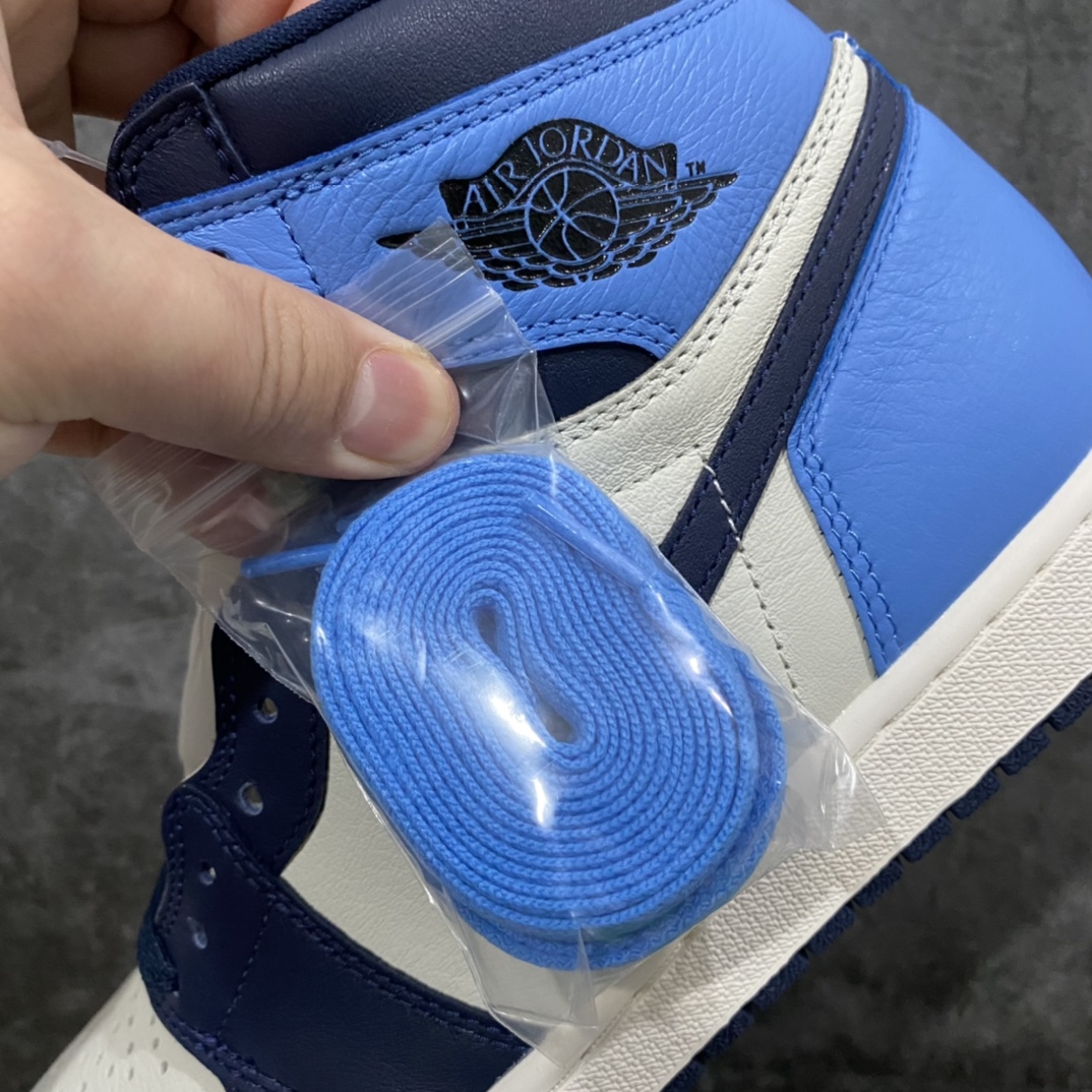 图片[6]-中底刷胶走线看懂的大神就知道货品，重针处有交叉针，皮料勾子飞翼做工自己感受一下，配件鞋带包装大小也是1：1定制，原厂织唛标 原厂钢印 鞋盒外标有凹凸感 细节吊打市场各位伪纯原   莞产纯原AJ1黑曜石全码补货 除了LJR外 此版本我见过最好的版本 全鞋使用原厂皮料打造 鞋型同步原鞋 后跟完美小蛮腰弧度 电脑针车完美走线 超高清洁度 飞翼压印深度完美 找不到任何缺点的版本 零售高价必备版本 货号：555088-140 尺码：40.5-47.5-选品中心