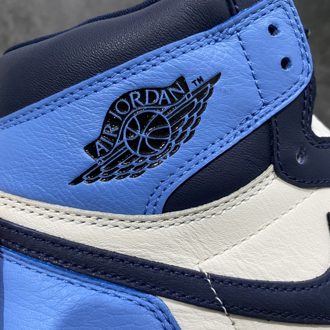 图片[3]-中底刷胶走线看懂的大神就知道货品，重针处有交叉针，皮料勾子飞翼做工自己感受一下，配件鞋带包装大小也是1：1定制，原厂织唛标 原厂钢印 鞋盒外标有凹凸感 细节吊打市场各位伪纯原   莞产纯原AJ1黑曜石全码补货 除了LJR外 此版本我见过最好的版本 全鞋使用原厂皮料打造 鞋型同步原鞋 后跟完美小蛮腰弧度 电脑针车完美走线 超高清洁度 飞翼压印深度完美 找不到任何缺点的版本 零售高价必备版本 货号：555088-140 尺码：40.5-47.5-选品中心