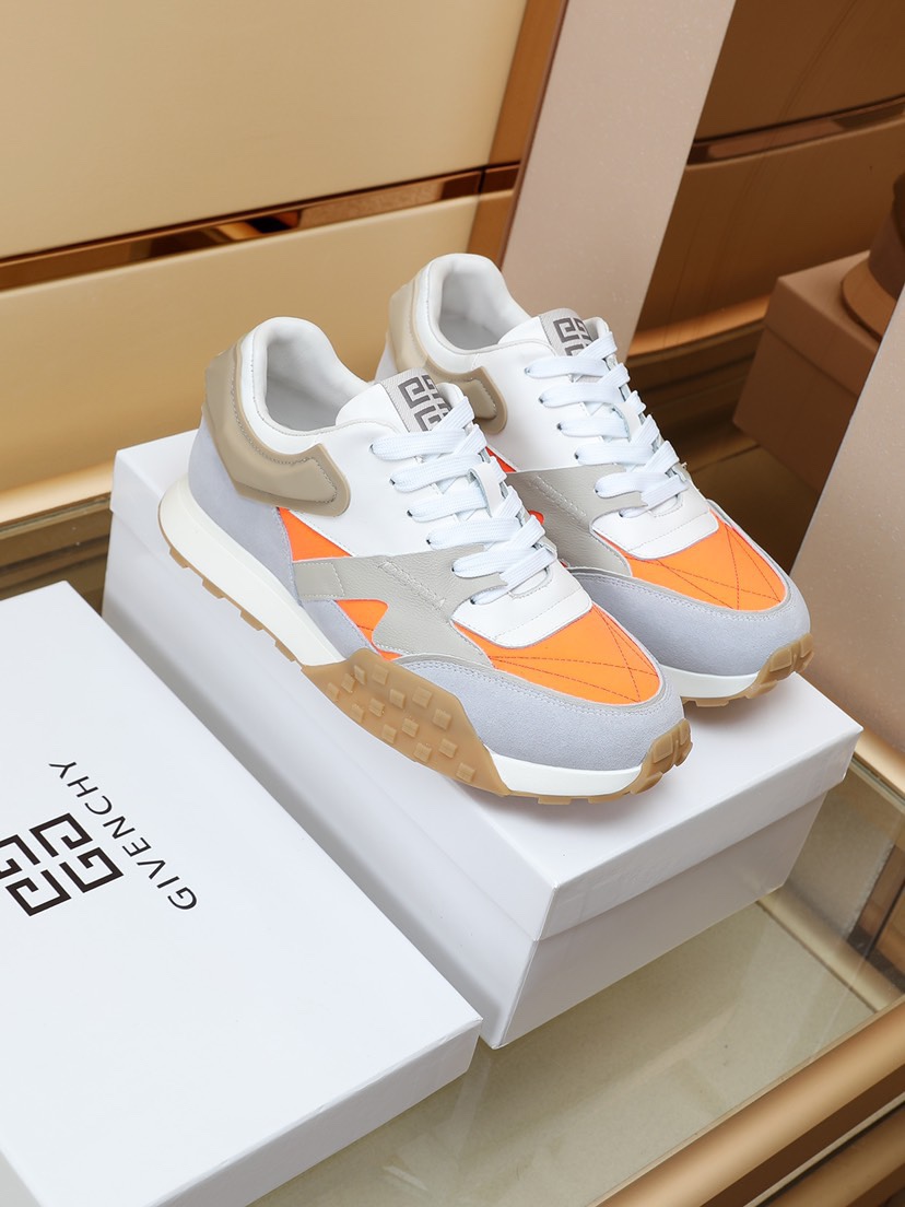 J0  Givenchy 纪梵希 Givenchy 😘完美造型打造顶级品质超轻便🌻鞋面采用牛皮制作.全牛皮内里👏 原版大底上脚舒服😘立体感强 原厂品质🌻超新潮一款鞋男必备休闲款✨穿上感觉特轻松；运动等场合都非常实用😖颜色：四色可选。