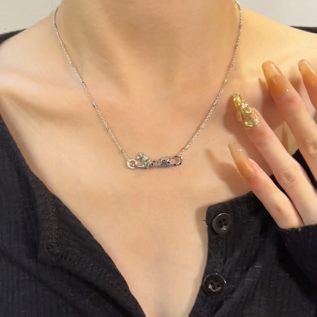 Cartier Cartier 满‮绿钻‬眼小豹子 锁‮项骨‬链