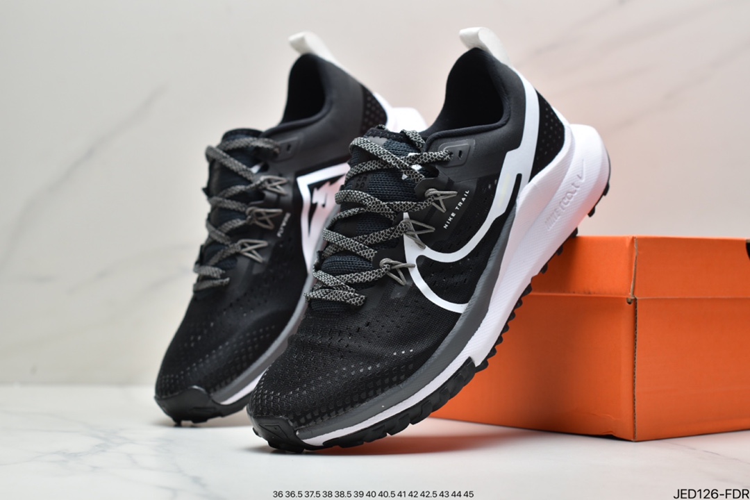 150 真标耐克Nike 涡轮增压马拉松慢跑鞋 Nike 首度结合全掌DJ6158