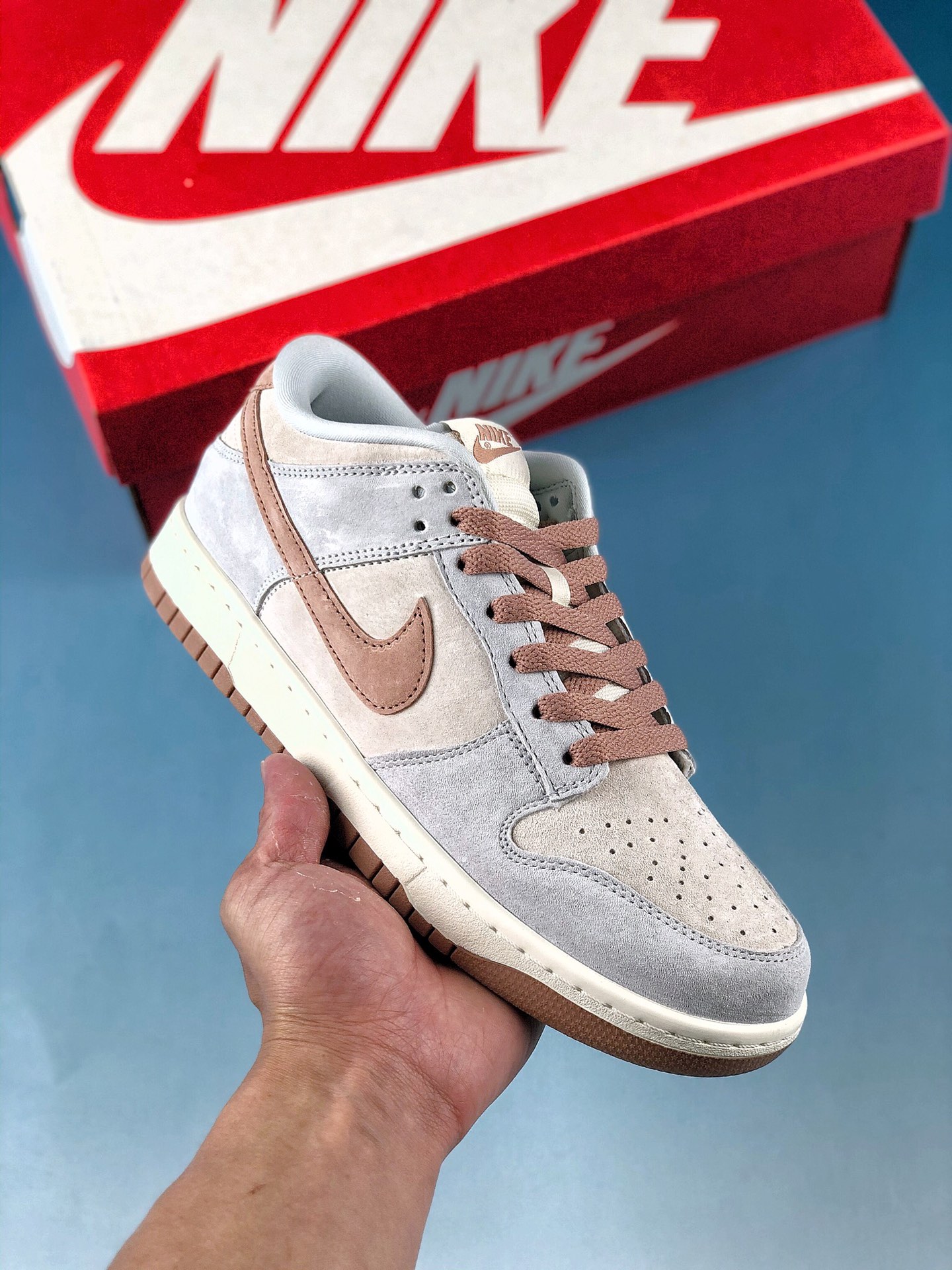 本地自取 终端放货
NK SB Dunk Low 扣篮系列低帮经典百搭休闲运动板鞋 货号：DH7577-001
尺码：36 36.5 37.5 38 38.5 39 40 40.5 41 42 42.5 43 44 44.5 45