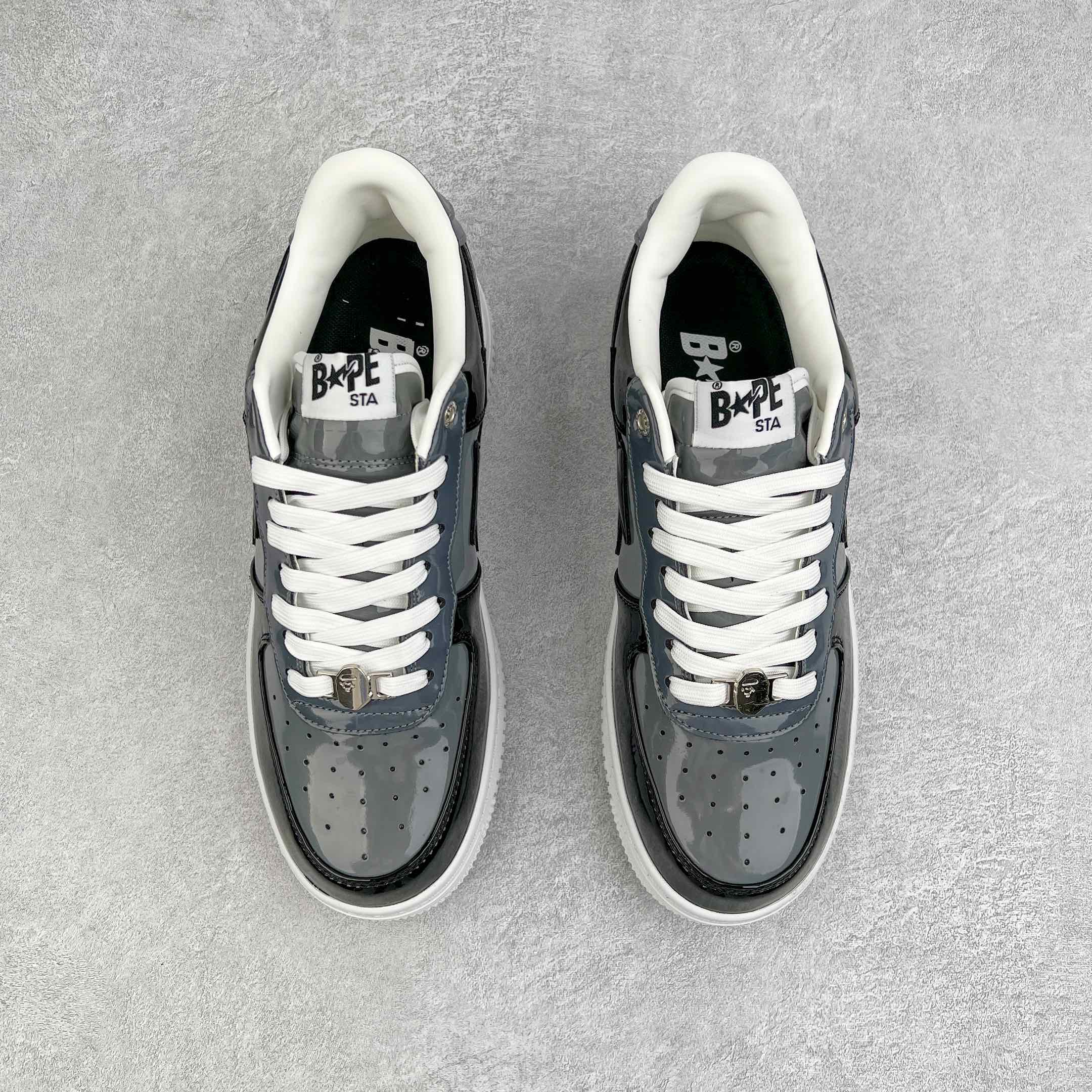 图片[2]-＃C版纯原 Bape Sta To Low 明星同款 猿人头经典漆皮低帮运动休闲板鞋 全套原纸板楦头开发 确保原汁原味 市场最完美低趴版型 一比一鞋头弧度高度鞋身弧度 外贸平台指定订单 匠心打造 开发时长超过半年 独家私模磨具冲刀加持 原厂特供皮料光泽色卡零偏差 内里均采用市场最好的超软原厂填充棉 原数据进口机台高频印压LOGO 最高QC检验标准 控制溢胶瑕疵 深浅定位均保持zp一致 中底嵌入Ortholite缓震材质 全套原包装 包含猿人logo 定制防尘袋 尺码：36 36.5 37 38 38.5 40 40.5 41 42 42.5 43 44 44.5 45 46-选品中心