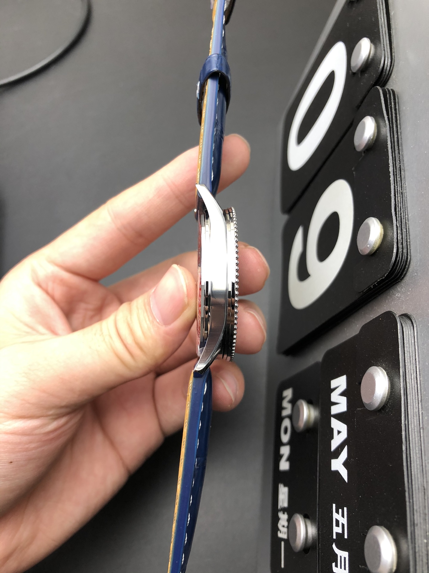 Breitling V7 sw300百年灵