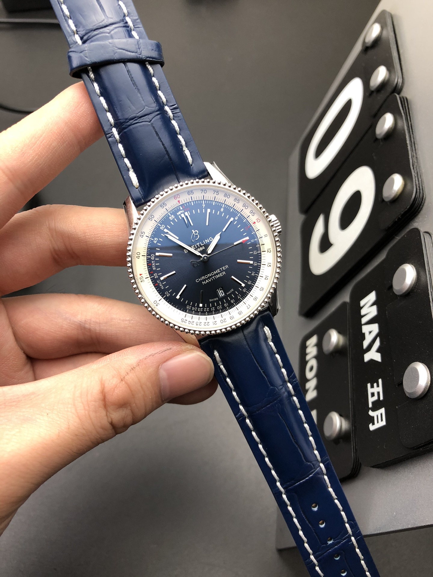 Breitling V7 sw300百年灵