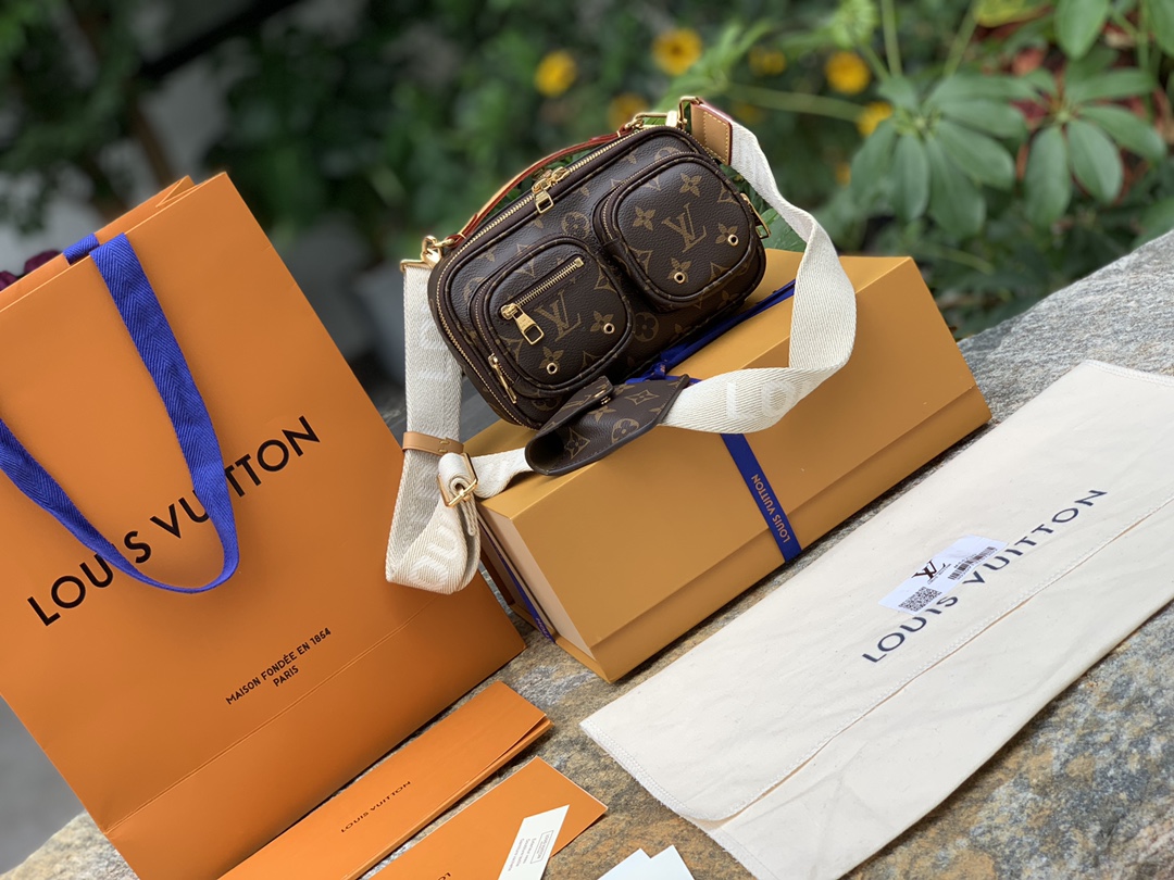 🌼 m80446尺寸18 x 11 x 10CM热门To🌼、柜上永远买不到、一直被点名的UTILITY 