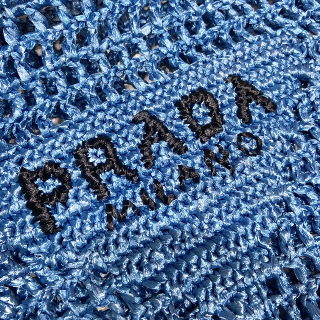 PRADA普拉达酒椰纤维托特包1BG393