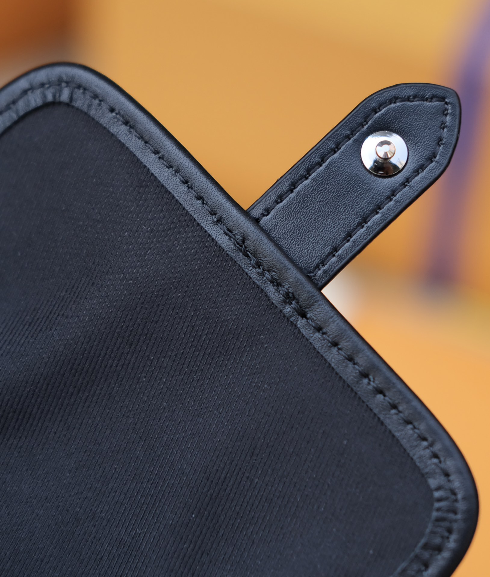 🌼 m69404尺寸15 x 17 x 8 CM 原厂货，老花料、五金、做工以及内标所有细节都跟专柜一样