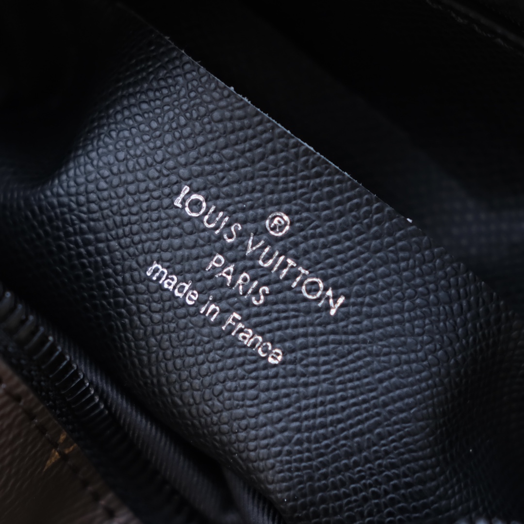 🌼 m69404尺寸15 x 17 x 8 CM 原厂货，老花料、五金、做工以及内标所有细节都跟专柜一样