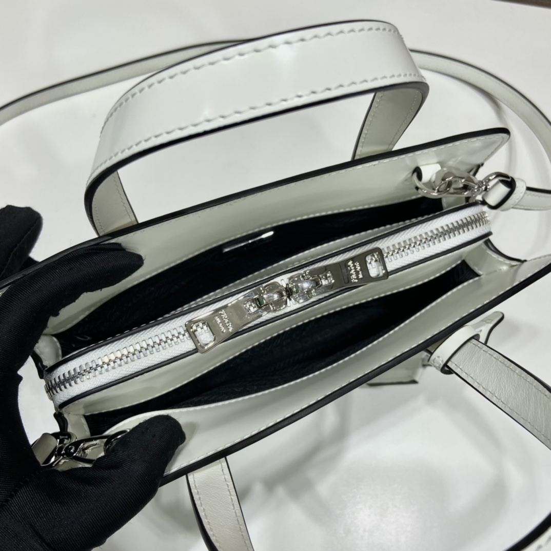 PRADA普拉达手提mini购物袋1BA357