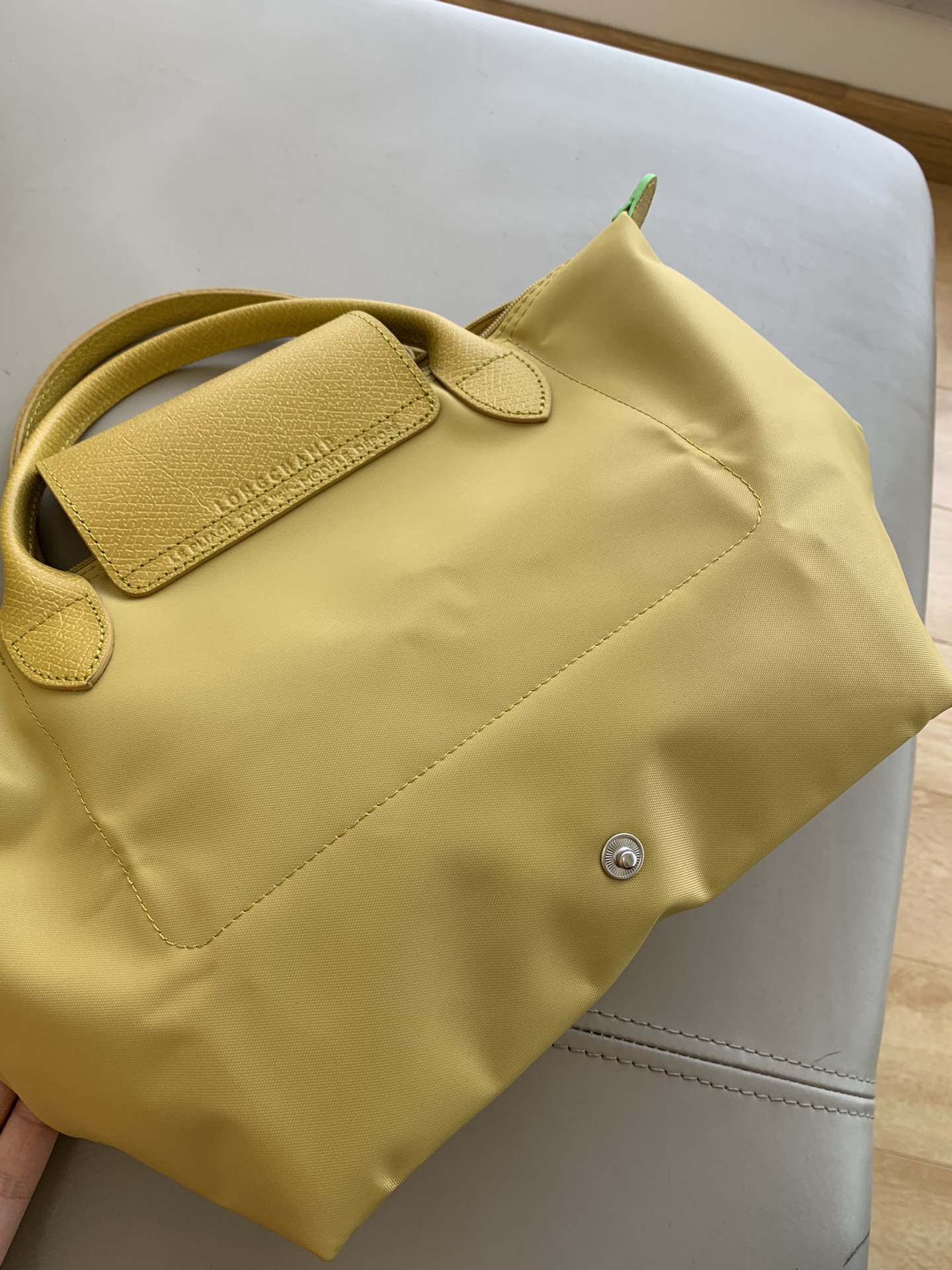 Crafted from high-density, water-repellent fabric, this dumpling bag - Comprehensive 6