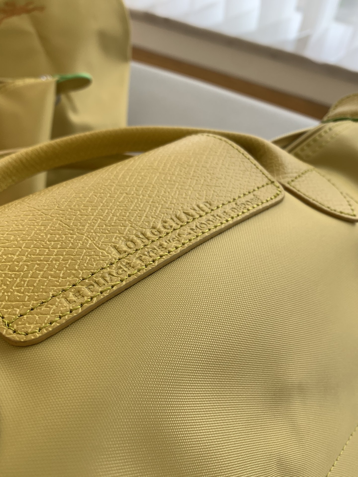 Crafted from high-density, water-repellent fabric, this dumpling bag - Comprehensive 8