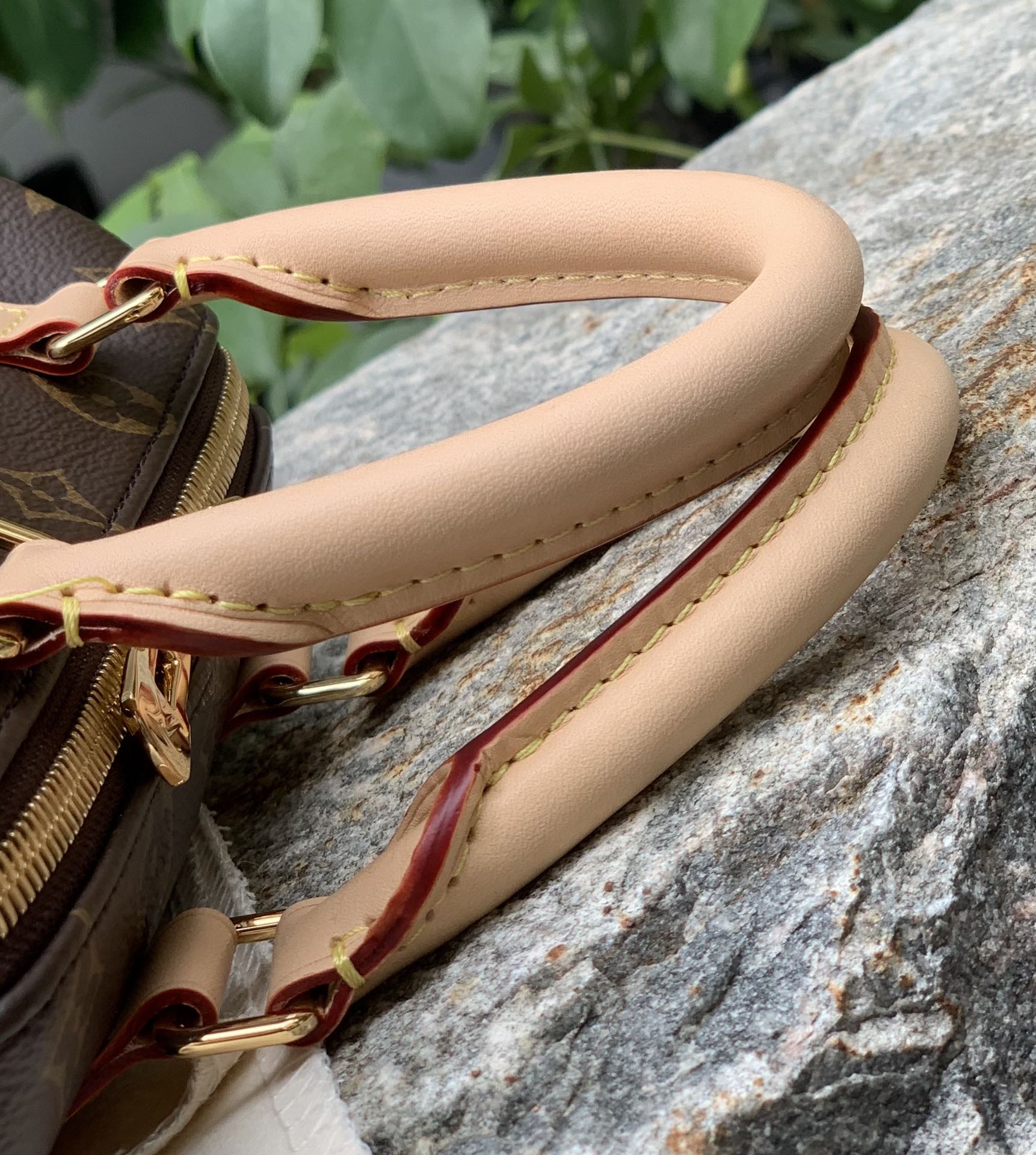 🌼 m45957白肩带尺寸20 x 13 x 12CM原厂渠道货！新出的20CM枕头彩色织带肩带的搭配又