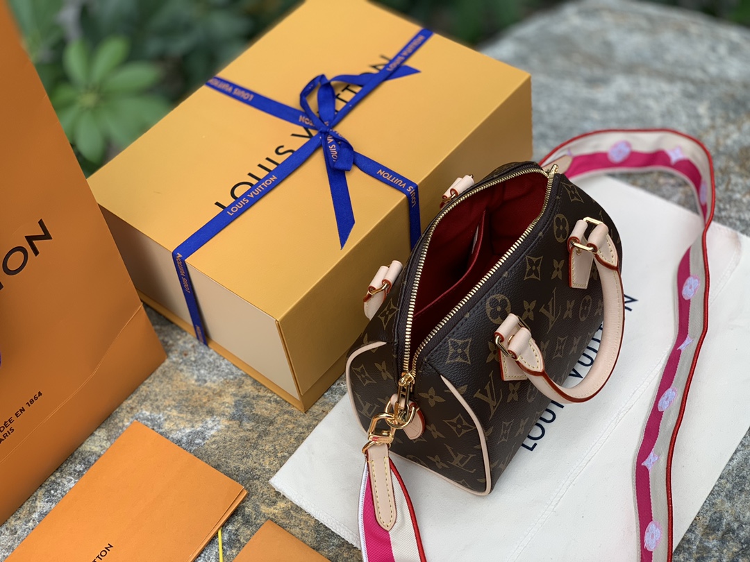 🌼 m45948粉肩带尺寸20 x 13 x 12CM百分百原厂货！S🌼Peedy Bandoulièr