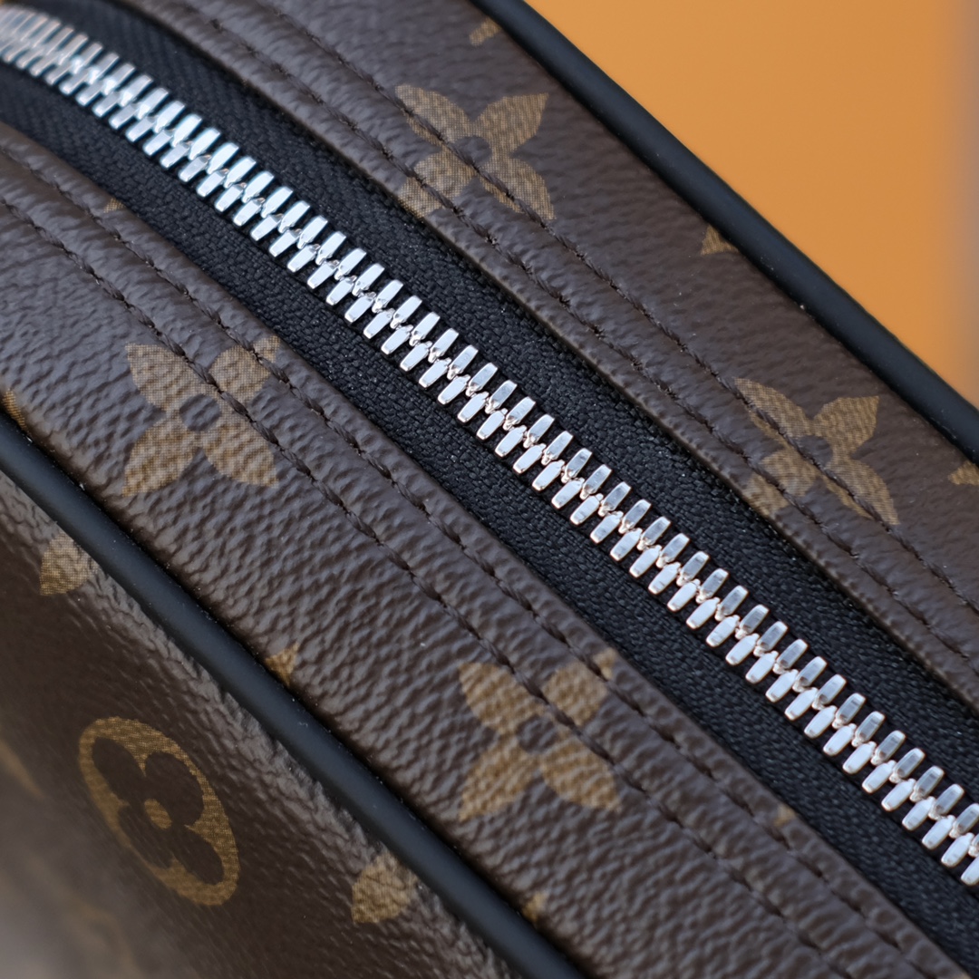 🌼 m52005尺寸35 x 27 x 6 CM正宗海外渠道！老花款第一眼就种草了的包包，它应该是今年众