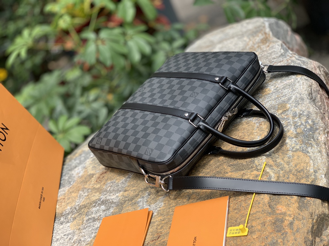 🌼 m41478尺寸35 x 27 x 6 CM代理们都关注的品质：咱们进口原厂渠道好物，任何角度看每一