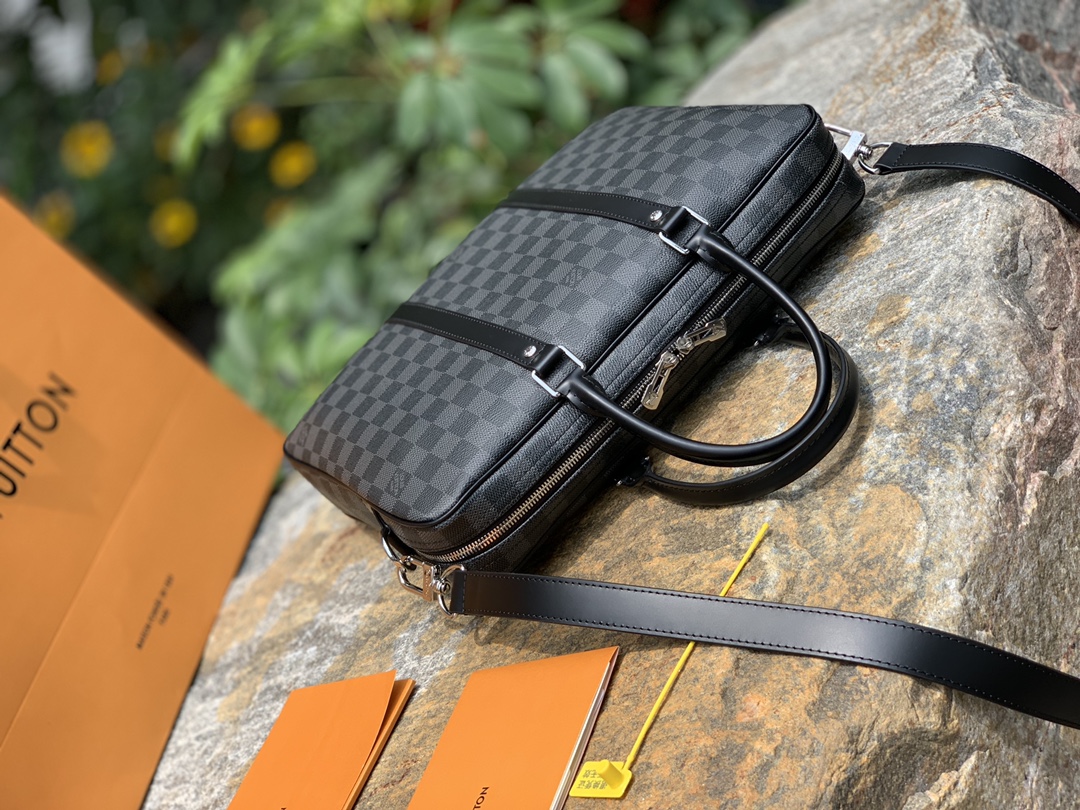 🌼 m41478尺寸35 x 27 x 6 CM代理们都关注的品质：咱们进口原厂渠道好物，任何角度看每一