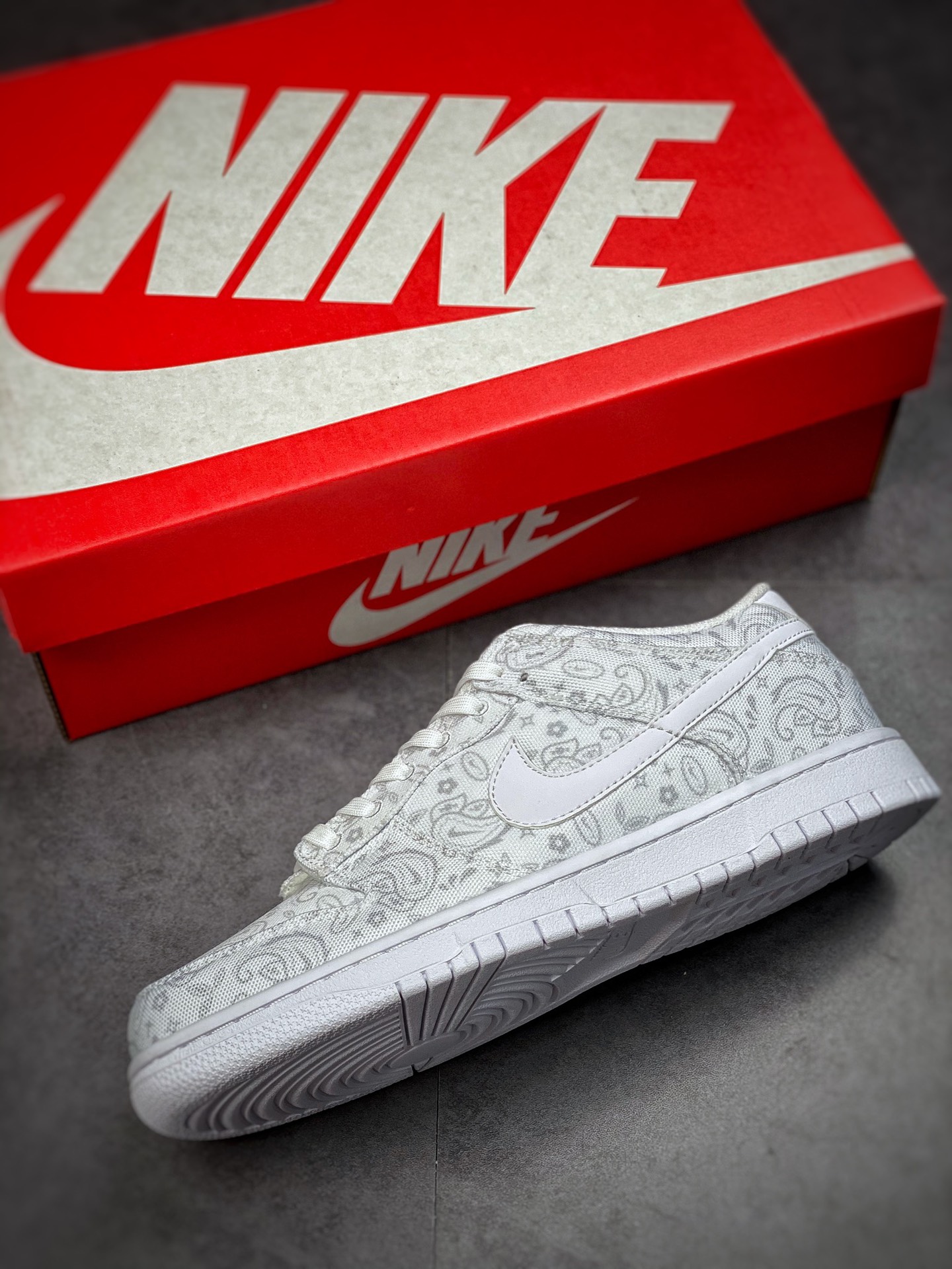 300 Nike Dunk Low White Paisley 白色 腰果花  DJ9955-100