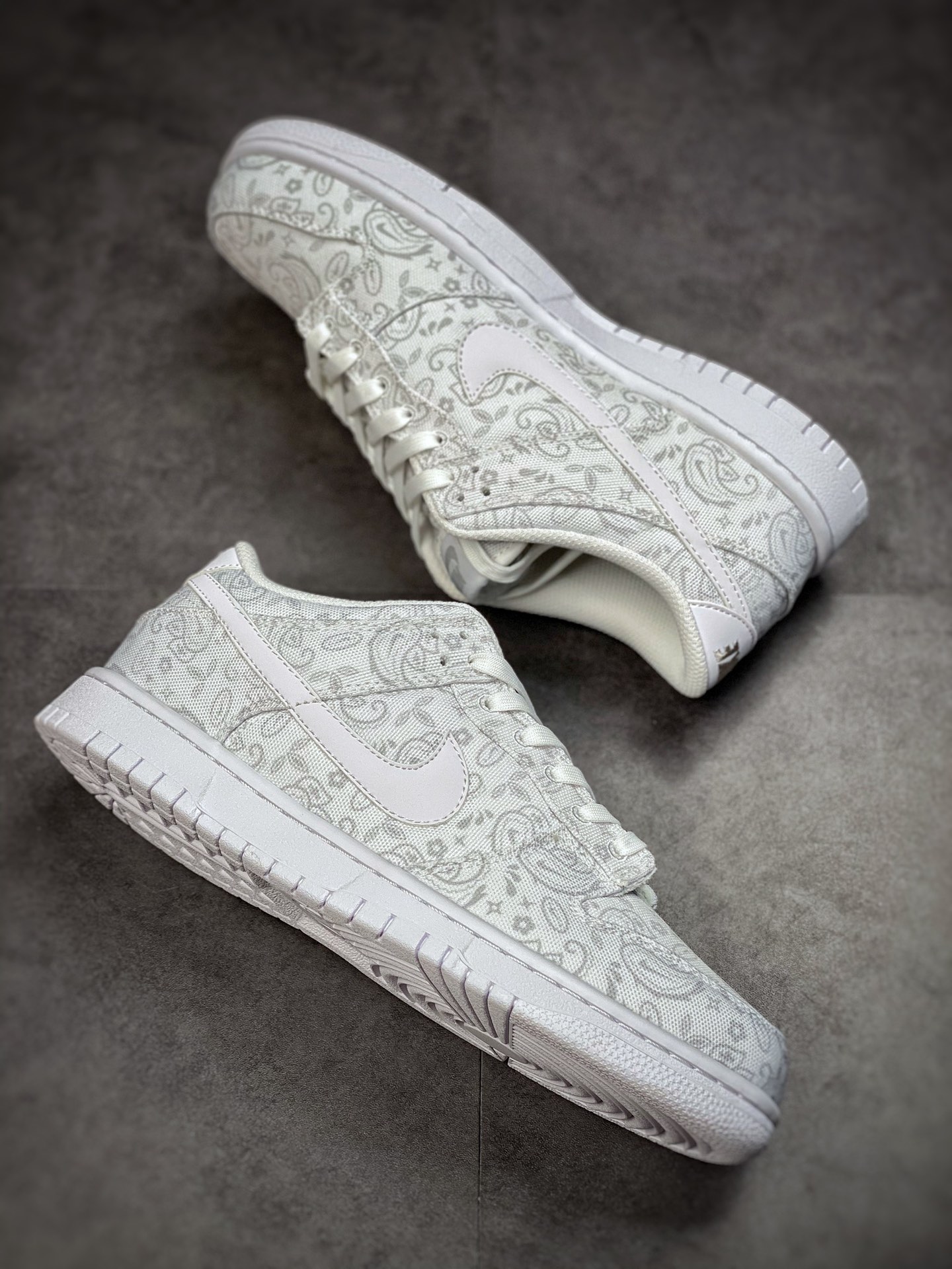 300 Nike Dunk Low White Paisley 白色 腰果花  DJ9955-100