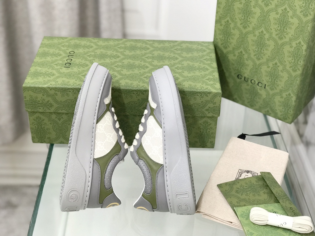 Gucci GG-Stamped Sandals: Fun Retrospect Design for Men and Women - 图片 2