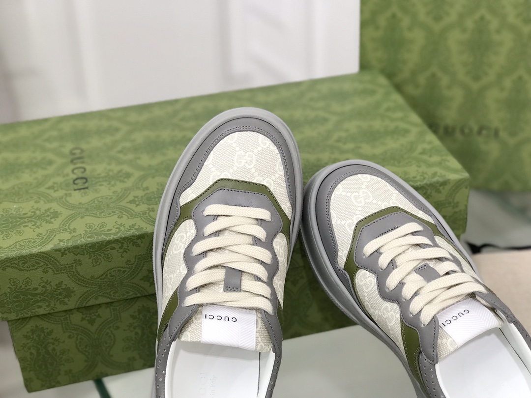 Gucci GG-Stamped Sandals: Fun Retrospect Design for Men and Women - 图片 6