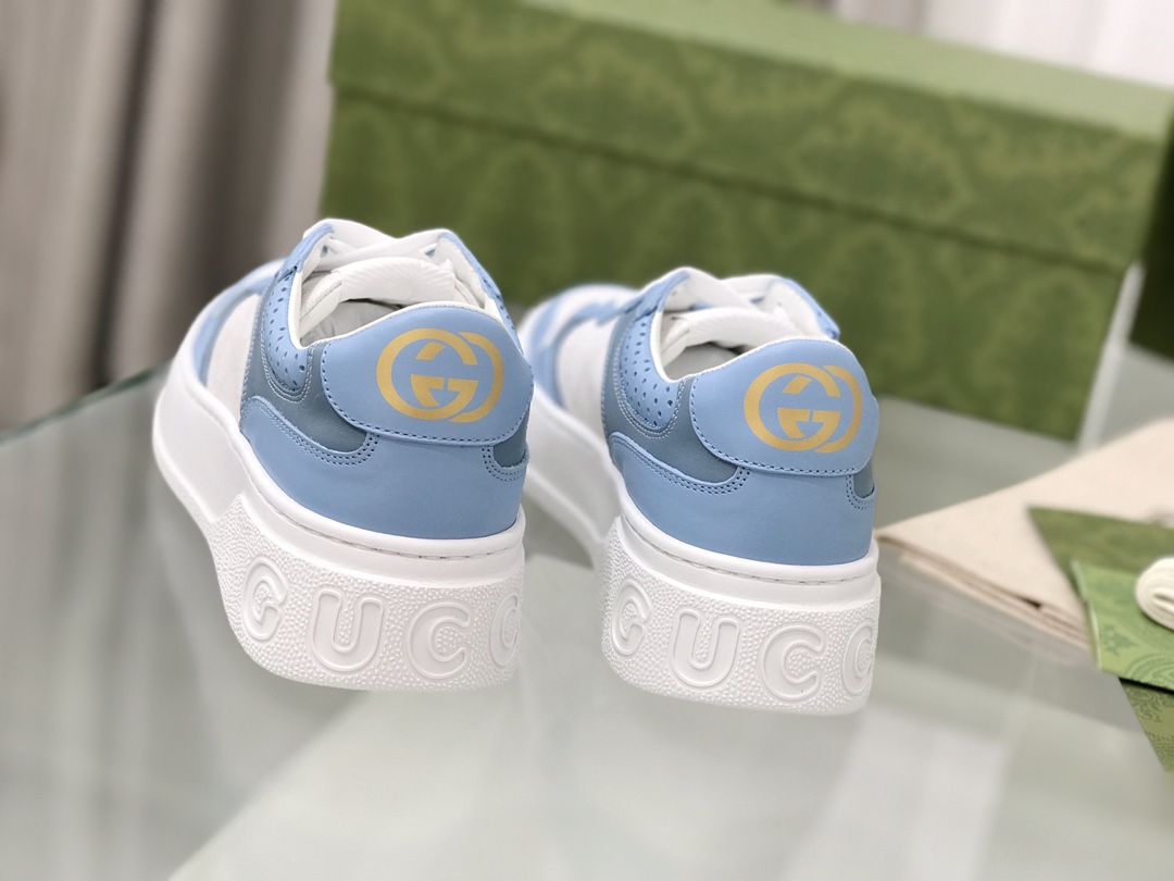 Gucci GG-Stamped Sandals: Fun Retrospect, Deep Brand Labels, White GG-Printed Leather. - 图片 6