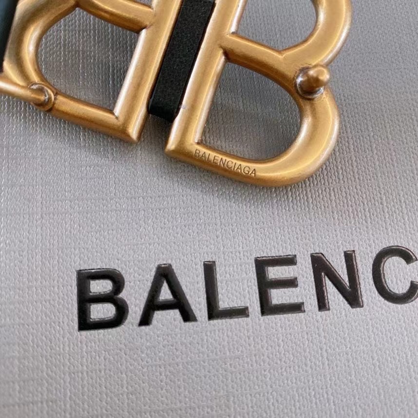 Balenciaga BB Paris-Style Belt Highlights Trim Design with Double-Faced Detail - 图片 5