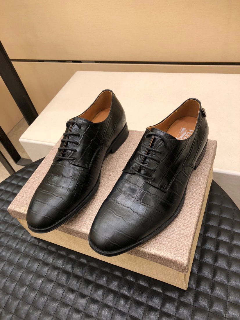 J5 .菲拉格慕、面料进口 小牛皮，进口猪皮里，大底一比一的橡胶防滑耐磨大底