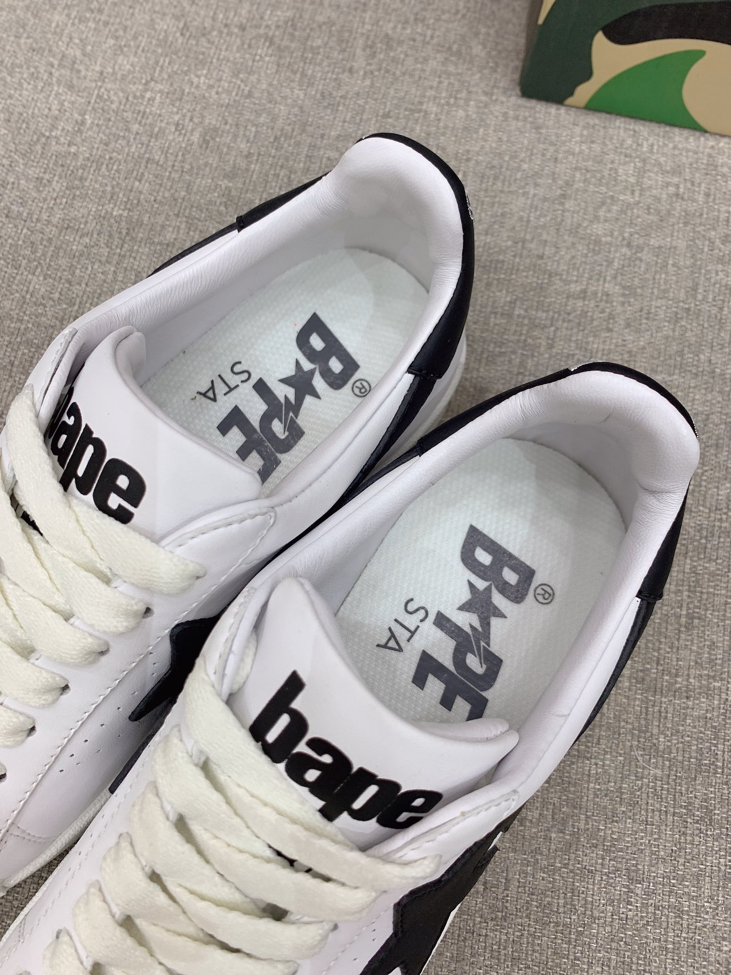 Bathing Ape Shellhead Recreational Shoes: Fabric & Sheep Skin, Size 35-39, Valued at $650. - 图片 5