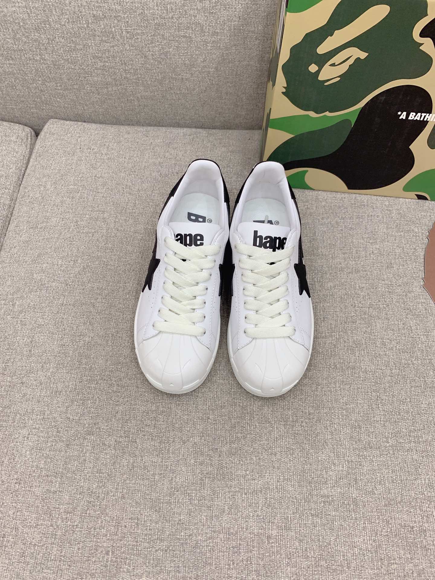 Bathing Ape Shellhead Recreational Shoes: Fabric & Sheep Skin, Size 35-39, Valued at $650. - 图片 9