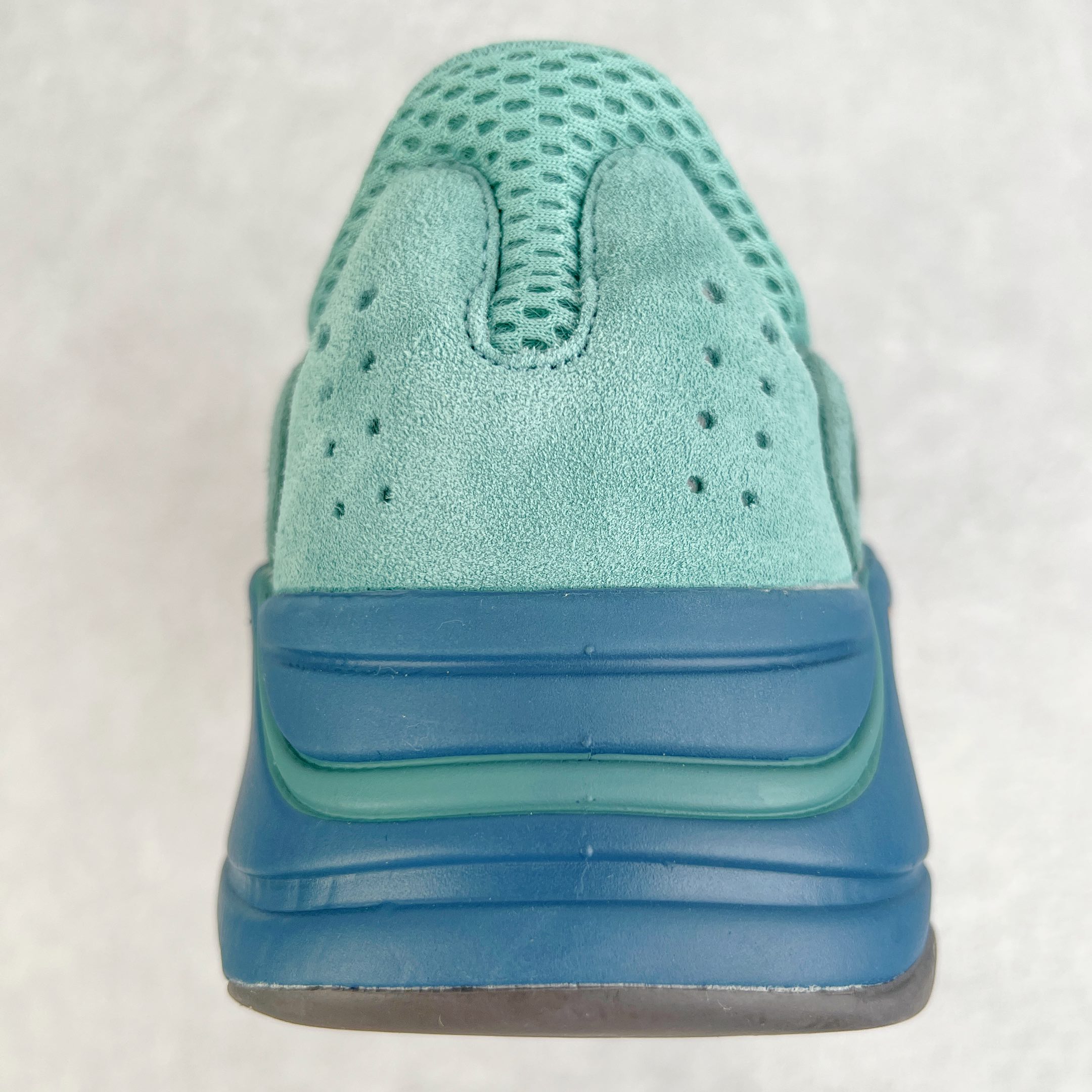 图片[8]-＃JC纯原 Yeezy Boost Runner 700 青铜器 GZ2002 原楦原纸板开发 完美低趴原鞋韵味 市场同价位区间 性价比绝无第二家 正确头层牛巴革材质 原厂3D档案数据 原厂纸板 头层皮料 细节与正品对版 中底内置 Basf 科技 材质轻便 穿着软硬适中 全套纸板模具 原厂3M反光材料尺码：36 36.5 37 38 38.5 39 40 40.5 41 42 42.5 43 44 44.5 45 46 47 48-选品中心